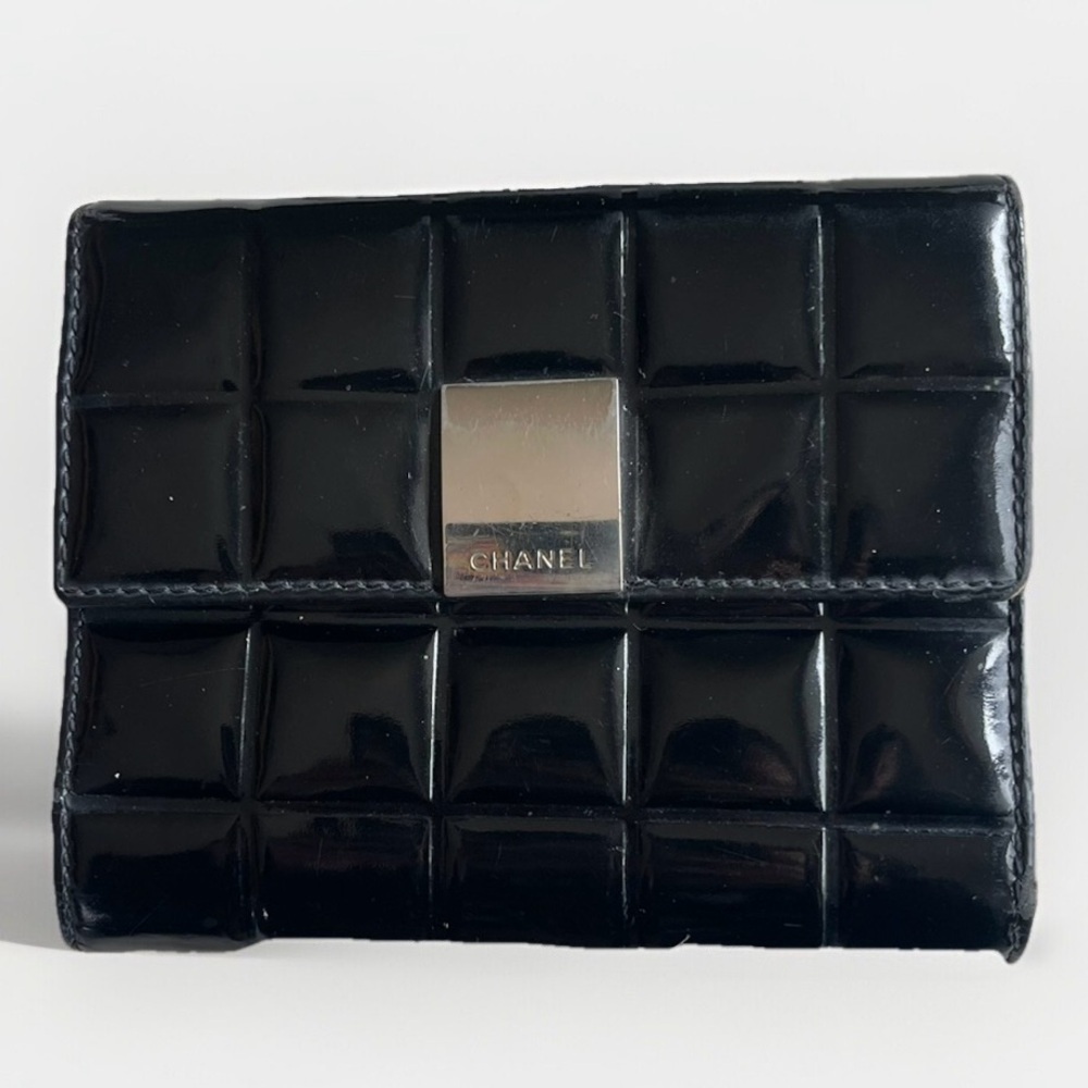 Chanel Leather Chocolate Bar Quilted Tri-Fold Wallet Black